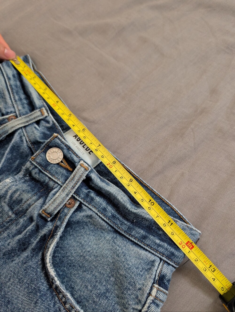 Agolde Riley Jeans Denim Shorts Outsider - Picture 7 of 12